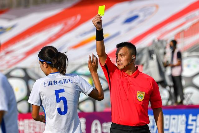 库里13中2仅得4分 绿军52分大胜勇士获11连胜