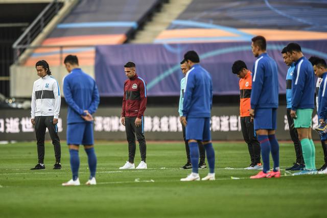 邮报：C罗因合同无法和家人一起滑雪